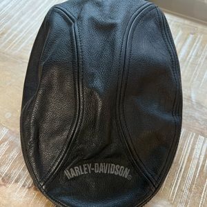 Like new leather size large Harley hat.